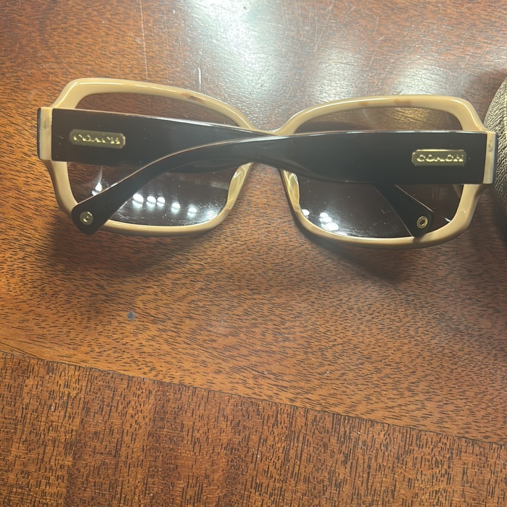 Coach sunglasses - Picture 3 of 4